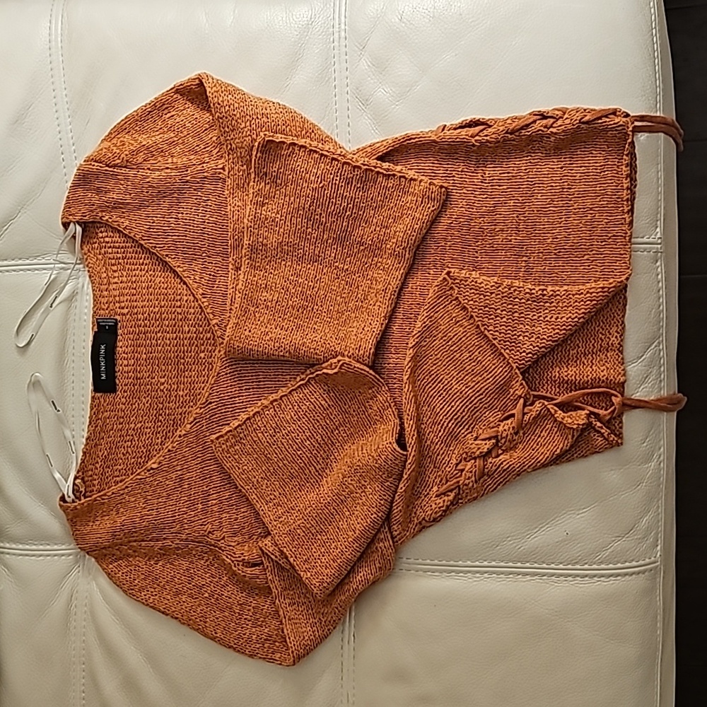 Minkpink size S Beau lace size pull over V neck.  Russet color.   No
